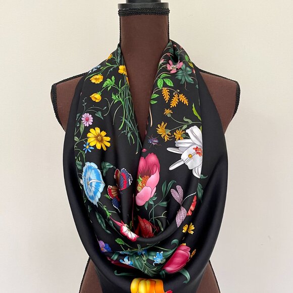 Display #2 Gucci Scarf Flora Print Logo Black Multicolor Silk Wrap - Picture 10 of 14